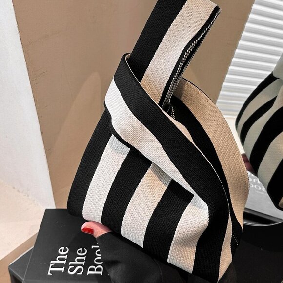 Black And White Casual Women's Handheld Crochet Woven Bag Stripe Pattern - Picture 2 of 7